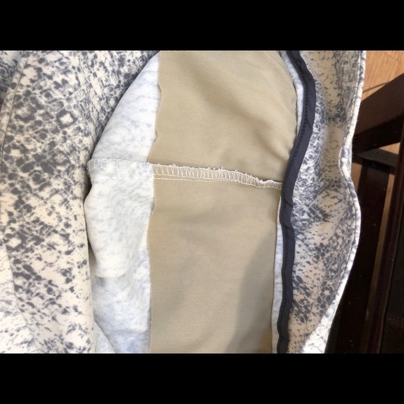 LisetteLMontreal  2 28” Snakeskin slimming ankle - Picture 4 of 5